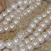Triple Strand Freshwater Pearl Necklace 8-9 mm white