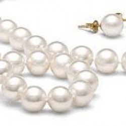 3-Piece White Freshwater Pearl Set 18-7 Inch 8-9 mm